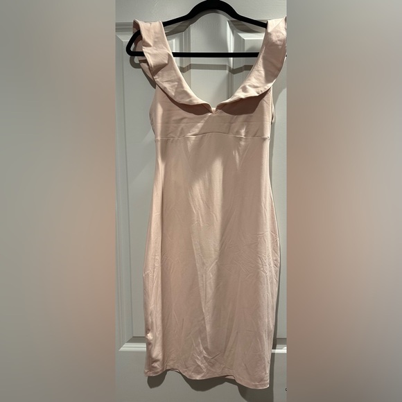 Susana Monaco Fitted Ruffle Strap Dress size LARGE NUDE - blush color - Picture 5 of 6